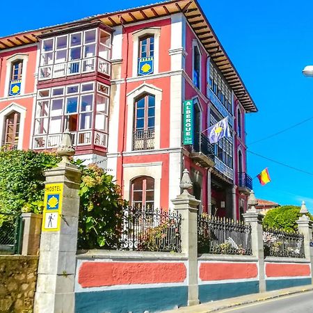 Albergue La Casona Del Peregrino Llanes Exteriör bild