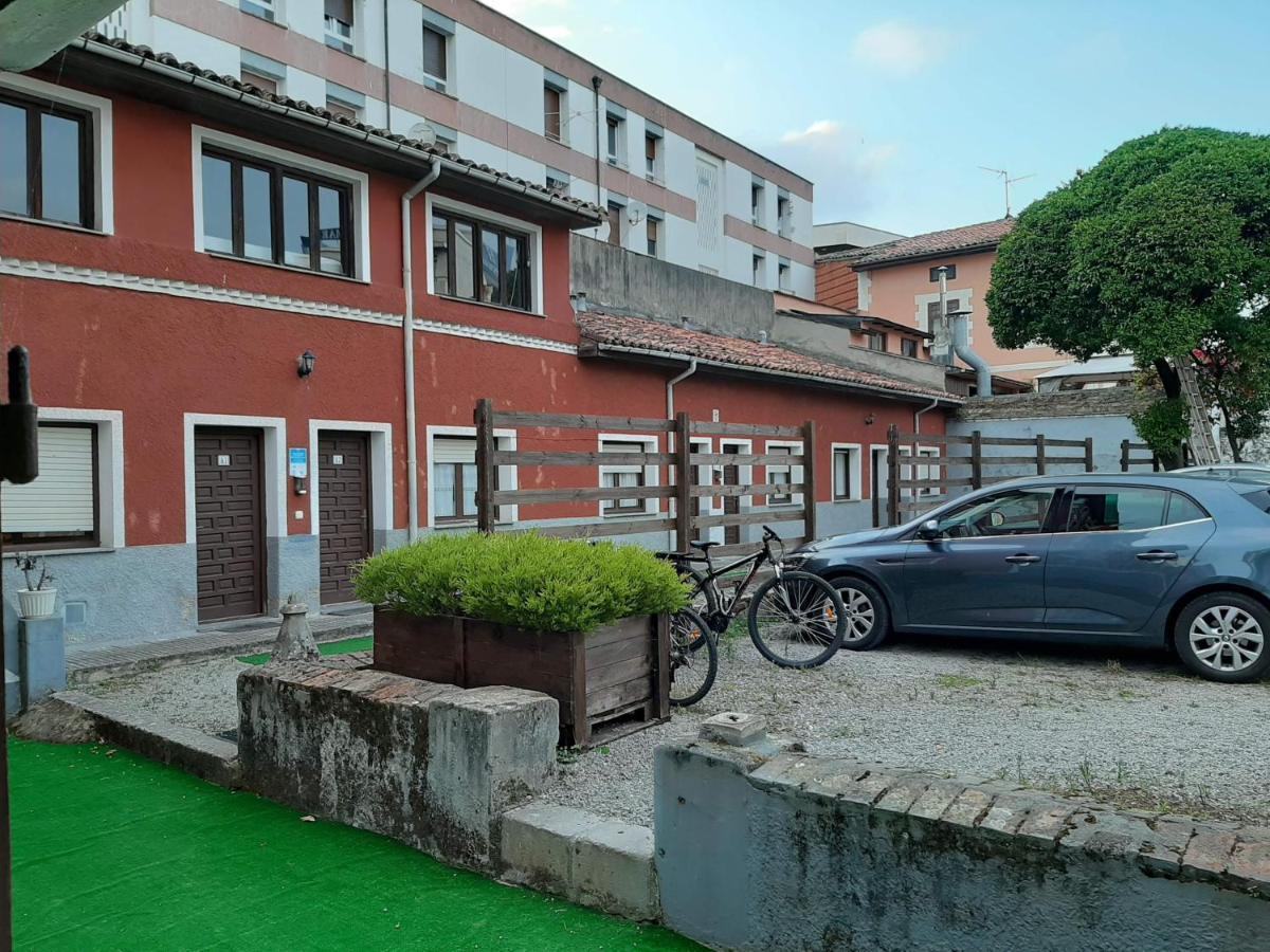 Albergue La Casona Del Peregrino Llanes Exteriör bild